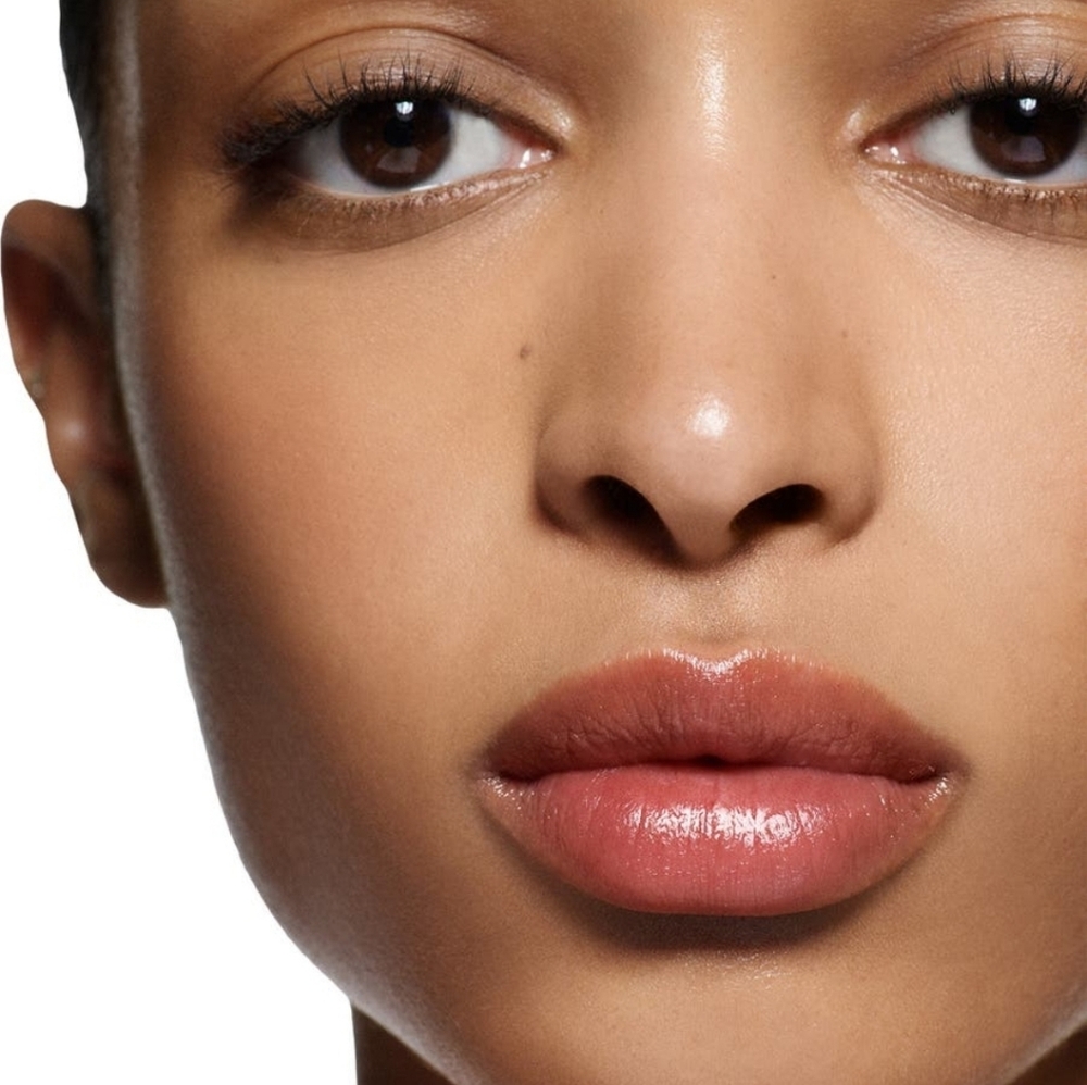 Victoria Beckham Posh balmPosh Balm Nourishing Lip Shine Cannelle - A sheer tan - Picture 5 of 9